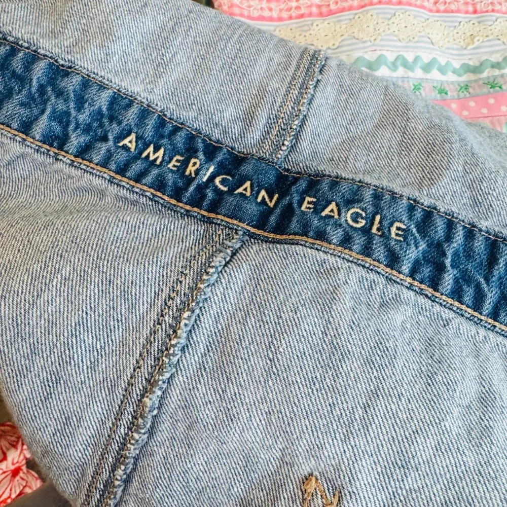 American Eagle‎ 90s Boyfriend Denim Shortalls Size XL Light Wash Distressed - Picture 3 of 10